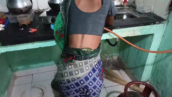 Desi Bhabhi Raniki Chut Gets Doggy Style Fuck in Kitchen by Brother-in-Law's Big Cock - veryfreeporn.com - India on systemporn.com