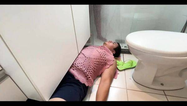 KiffaFeet Dominates Foot Slave After Shower - Trampling & Worship in HD - veryfreeporn.com - Britain on systemporn.com