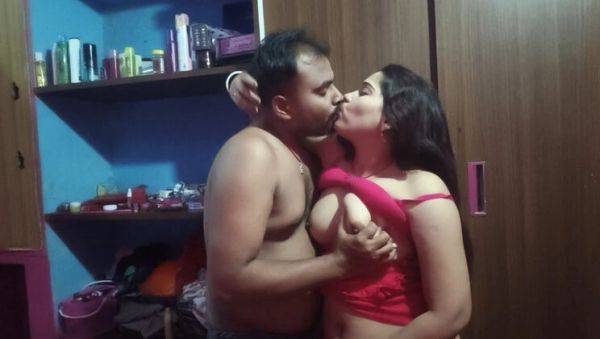Sona Bhabhi Hot Desi Girlfriend Kissing and Hard Fucking with Boyfriend - veryfreeporn.com - Britain - India on systemporn.com