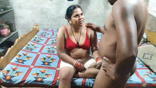 Desi Aunty Hot Fucking Indian Style Video with Raju Raju - veryfreeporn.com - India on systemporn.com