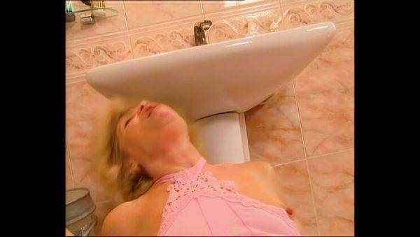Granny MILF Effie Gets Fucked Hard in Heat by Jorg JJ - veryfreeporn.com - Italy on systemporn.com