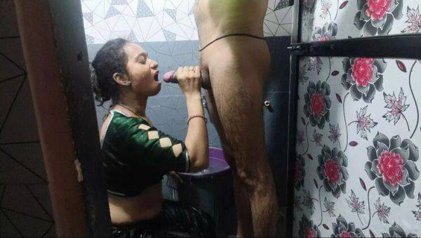 Hot Indian Desi Girl Sagita Sharm First Time Blowjob & Face Fuck in Bathroom 4K - veryfreeporn.com - India on systemporn.com