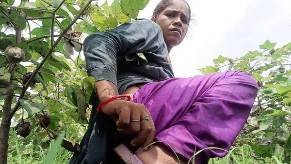 Indian Bhabhi Desi Girl Footjob and Rough Sex with Big Cock - Reeiu HD Videos - porntry.com - India on systemporn.com