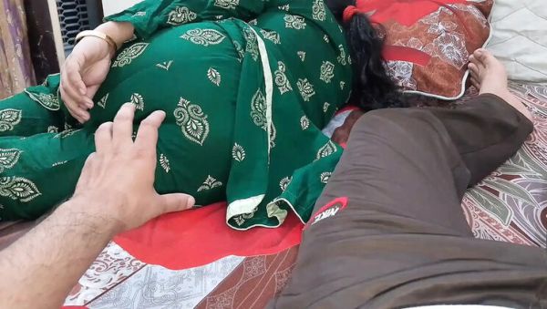 Desi Stepmom QueenbeautyQB Hot Nude Sharing Bed - Big Tits Blowjob Creampie - veryfreeporn.com on systemporn.com