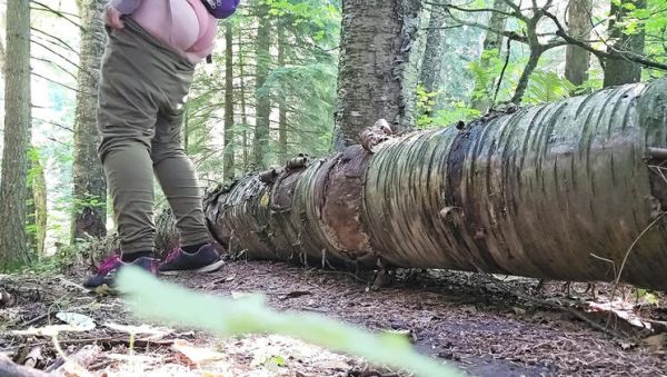 Nerdy Faery Hiker Peeing in Forest - Amateur Outdoor Voyeur HD - porntry.com - Britain - Canada on systemporn.com