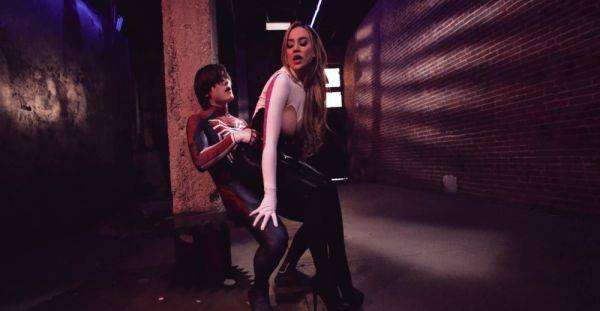 Two hot babes Blake Blossom and Tyler Cruise have fun in a playful setting - alphaporno.com on systemporn.com