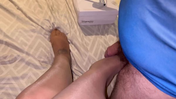 Amateur BBW Wife Films Cum On Her Pantyhose Feet With Smartphone - porntry.com - Italy - Japan on systemporn.com