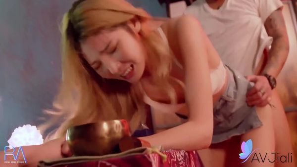 Decides To See A Medium To Help Turn Her Life Around With Sofia Takigawa, Wu Fangyi And Li Zhiyan - videohdzog.com on systemporn.com