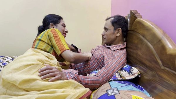 Indian Wife Caught Pussy Fucking Brother's Wife - Desi Bhabhi Rough Sex - porntry.com - India on systemporn.com