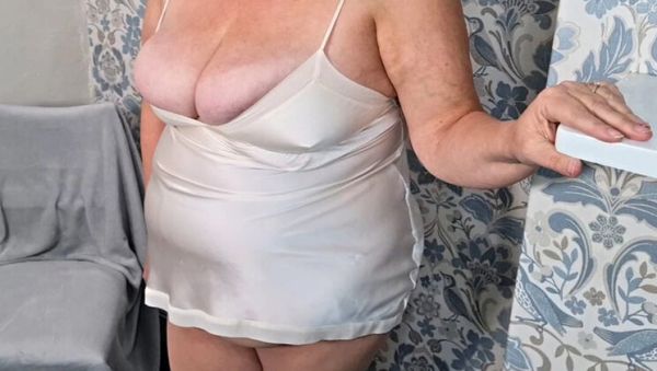 Amateur BBW Wife Homemade - Bury Your Face in Her Massive Natural Tits - xxxfiles.com - Britain on systemporn.com