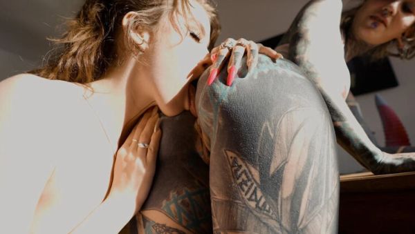 Tattooed Lesbian Anal Gape and Squirting with Big Toy - Anuskatzz & Eden Ivy Hardcore Play - veryfreeporn.com - Britain on systemporn.com