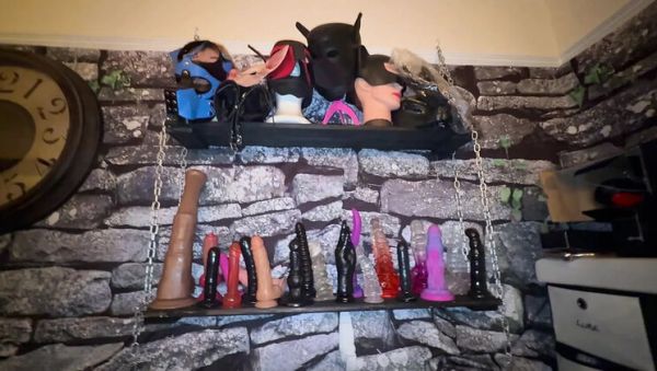 British Domination: Lanista Bear Makes Kitty Squirting Orgasm in Dungeon - veryfreeporn.com - Britain on systemporn.com