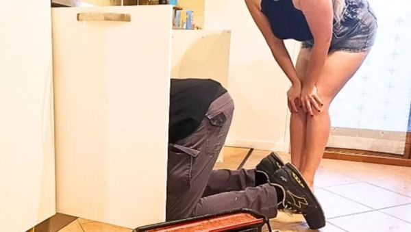 Amateur Italian Wife Cheats With Hot Plumber In Kitchen - Cuckold Desire - porntry.com - Italy on systemporn.com