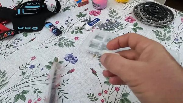 Amateur Couple Shares Cum Cube with 10 Loads on Street - porntry.com - Britain on systemporn.com