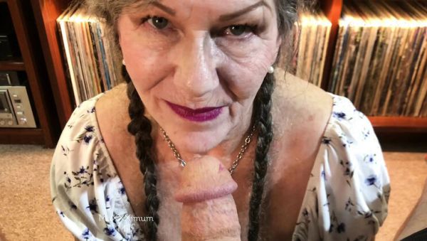 Stepmom Seduces Stepson For POV Blowjob & Facial Cumshot - Cum Addicted MILF - veryfreeporn.com - Britain - Usa on systemporn.com