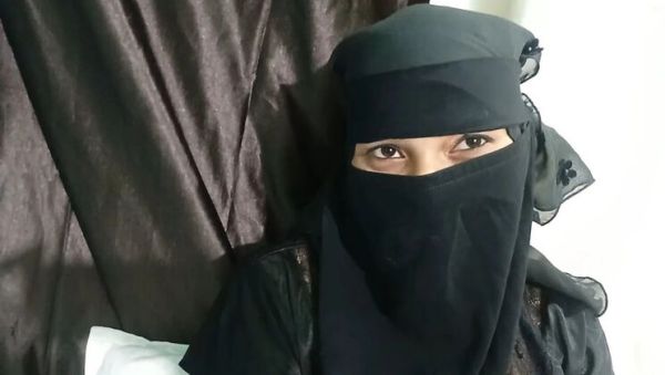 Desi Muslim Wife Seduces Hubby in Homemade Amateur Video - porntry.com - India on systemporn.com