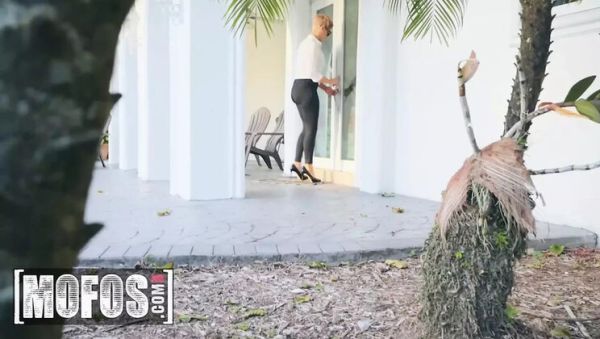 Ryan Keely Slips Panties Aside To Ride Ramon Nomar's Big Cock In Lingerie & Heels - porntry.com - Britain on systemporn.com