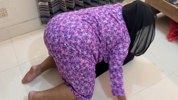 Indian Mallu In Big Ass Indian Hot Mallu Stepmom Stuck Under My Bed, Then I Fuck Her Anal & Cum Wild - desi-porntube.com - India on systemporn.com