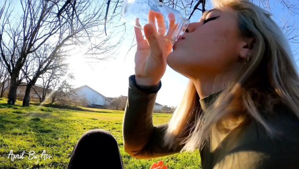 April BigAss Drinks Piss on Street in Real Outdoor Risk - porntry.com - Spain on systemporn.com