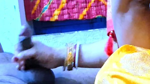 Indian Blowjob In Indian Bhabhi Blowjob Show Boobs - desi-porntube.com - India on systemporn.com