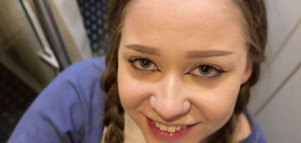 Helped Montanasvibe carry her things on the train, then fucked her in the toilet - inxxx.com on systemporn.com