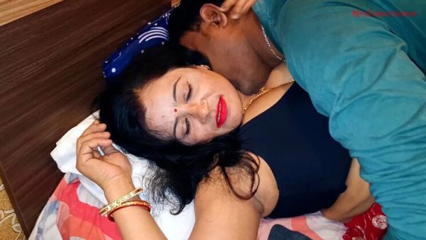 Desi Indian Rich Wife Fingering and Fucking Servant - Rough Sex with Big Nipples - veryfreeporn.com - India on systemporn.com