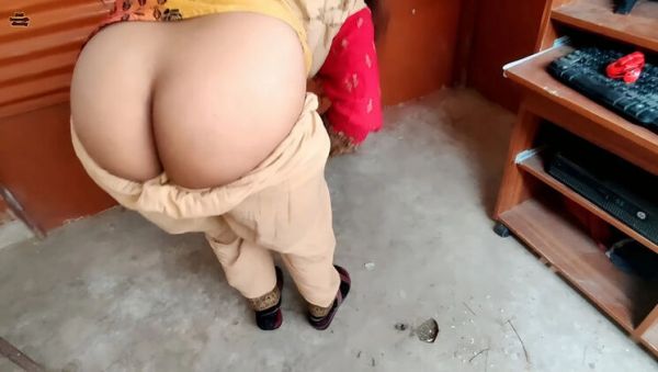 Desi Pakistani Muskan Rani Homemade Viral Sex - Amateur Housewife Doggy Style Fucked - xxxfiles.com - Pakistan on systemporn.com