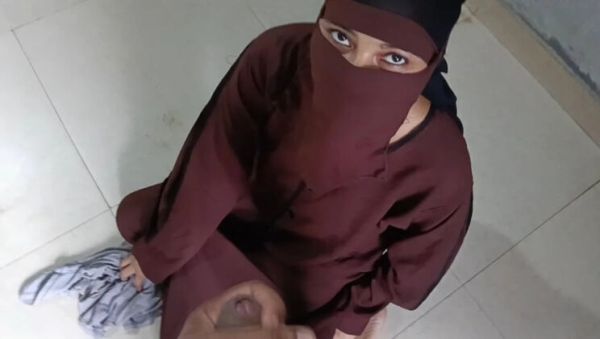 Desi Muslim Blonde Housewife Sucks Boss Cock Close Up - porntry.com - India - Turkey - Indonesia on systemporn.com