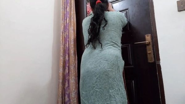 QueenbeautyQB Hot Maid Cleans Room and Gets Ready for Rough Sex in Hindi - xxxfiles.com on systemporn.com