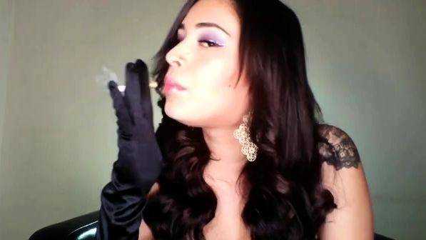 Goddess Jamie Valentine - Smoke Slut - drtuber.com on systemporn.com