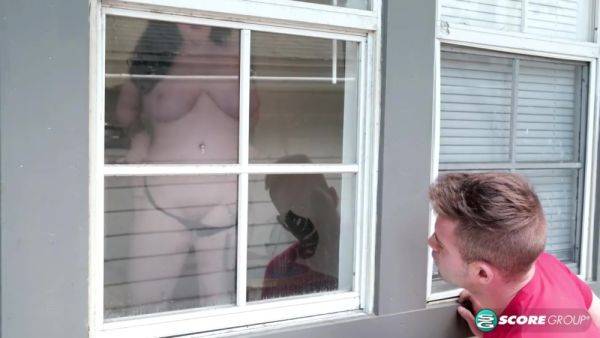 Peeping Tom Fucks Busty Nyx Monroe - videomanysex.com - Usa on systemporn.com