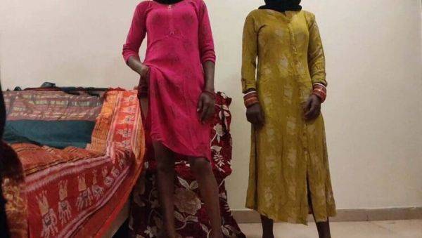 Real Desi Village Threesome: Housewife and Step Sister Hot Sex Full Video - veryfreeporn.com - India on systemporn.com