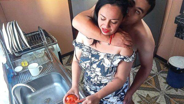 Hot BBW Stepmom Kelly Gets Fucked Hard by StepSon While Peeling Tomatoes in Kitchen - veryfreeporn.com - Usa on systemporn.com