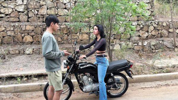 Helping Hot Stranger Girl With Her New Bike, Then Fucking Her In My Apartment - Jean Paul & Juliana Palvin - porntry.com on systemporn.com