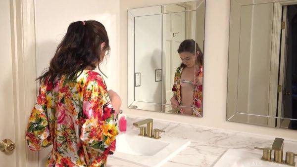 Lovely Hussy Veronica Church Solo Xxx Video - videomanysex.com on systemporn.com