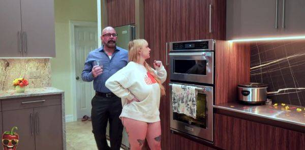 She Loves That Big Dick Inside Her - Cum On My Big Ass Before Thanksgiving Dinner! Skylar Vox - inxxx.com on systemporn.com