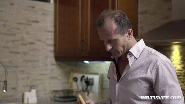 Horny Housewife Sienna Day Fucks Two Men In the Kitchen - veryfreeporn.com on systemporn.com