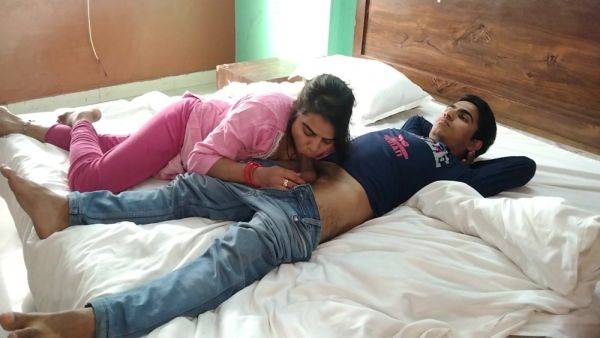 Big Pussy In Delhii Wali Housewifee Se Husbaand Ne Maaje Kiiye Aur Gaandi Gandi Baate Karke Big Cock Se Pussy Ko Choda - desi-porntube.com - India on systemporn.com