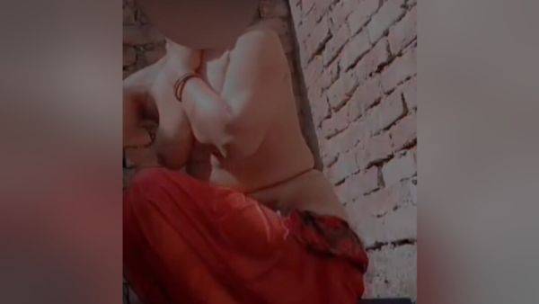 Beautiful Girls In Very Smart Teenage 18+ Hot Sexy Beautiful Girl Is Seen To Be Fully Refining Her Hot . Hai Mere Se Mere Husn Meri Hot Sexy - desi-porntube.com - India on systemporn.com