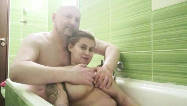 Big Boobs Blonde Teen Spicysharron Gives Handjob to Older Man in Bath - xxxfiles.com - Romania on systemporn.com