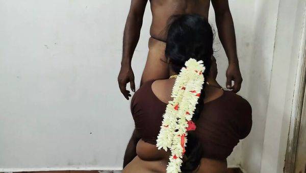 Indian Tamil Housewife Cheating with Husband's Friend - Hot Homemade Fuck - porntry.com - India on systemporn.com