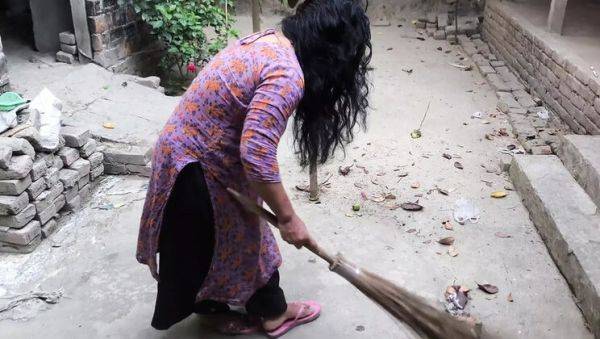 Desi Aunty Gets Anal Fuck in the Yard - Tight Pussy Doggy Style - Indian Mature Sex - xxxfiles.com - India on systemporn.com