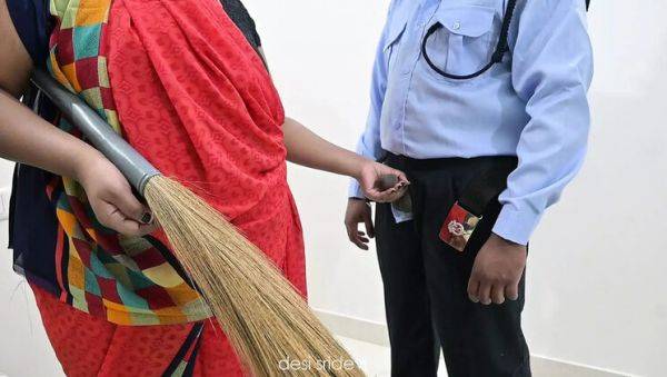 Desi Maid Gives Hot Handjob To Security Guard In Hotel Room - veryfreeporn.com - India on systemporn.com