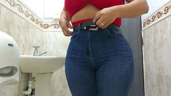 Big Ass Secretary Pissing in Bathroom - Homemade Amateur Video - xxxfiles.com on systemporn.com