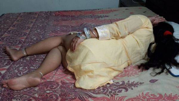 Desi Indian Sister-in-Law Spreads Legs Naked to Seduce - QueenbeautyQB - xxxfiles.com - India on systemporn.com