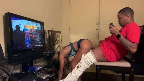 Mini Stallion sucks BBC while gamer boyfriend plays - Homemade Anal & Blowjob - xxxfiles.com on systemporn.com