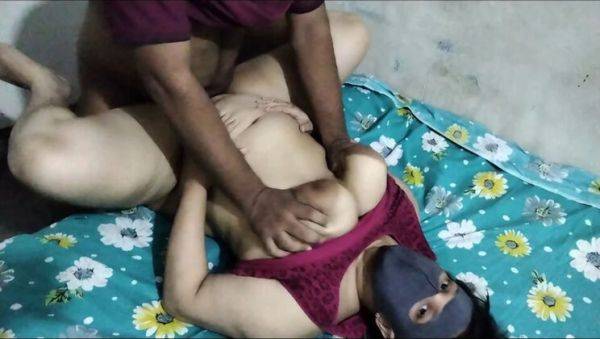 Desi Bhabhi Can't Wait - Hot Indian Aunty Fingering & Blowjob in Hotel XXX - porntry.com - India on systemporn.com