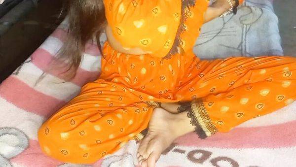 Skinny Pakistani Teen Fingering Her Tight Pussy - Homemade Desi Sex - veryfreeporn.com - Pakistan on systemporn.com