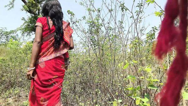 Hot Indian GF Outdoor Sex - Desi Bhabhi Romantic XXX Video - veryfreeporn.com - India on systemporn.com