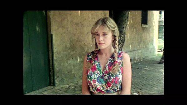 Moana Pozzi Hot Vintage Blowjob & Cumshot - Valentina Ragazza in Calore Ep 2 - veryfreeporn.com on systemporn.com